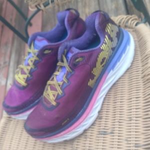 Hoka One One "Bondi 5"